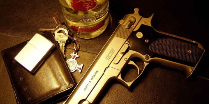 1600x1200 Gold Guns Wallpaper Widescreen #yf6 | Awesomeness | Guns, Smirnoff