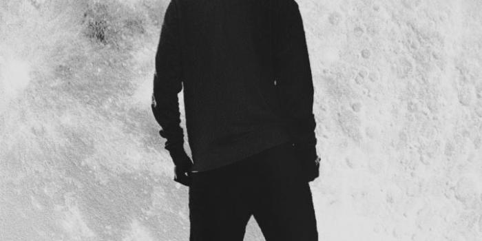 720x1280 Moon, silhouette, alone, explorer, man, mountains, 720x1280