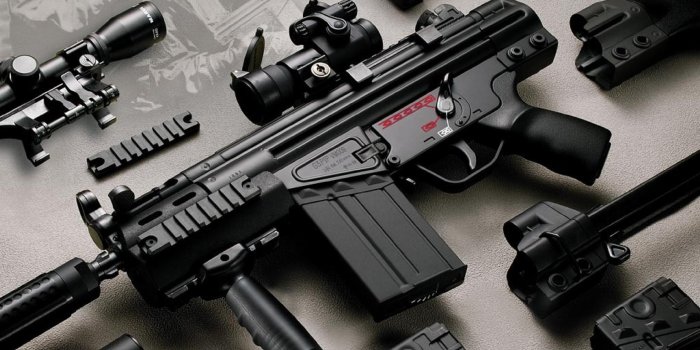 2560x1920 Machine Gun Wallpaper - Full Of Weapons (#128401) - HD Wallpaper