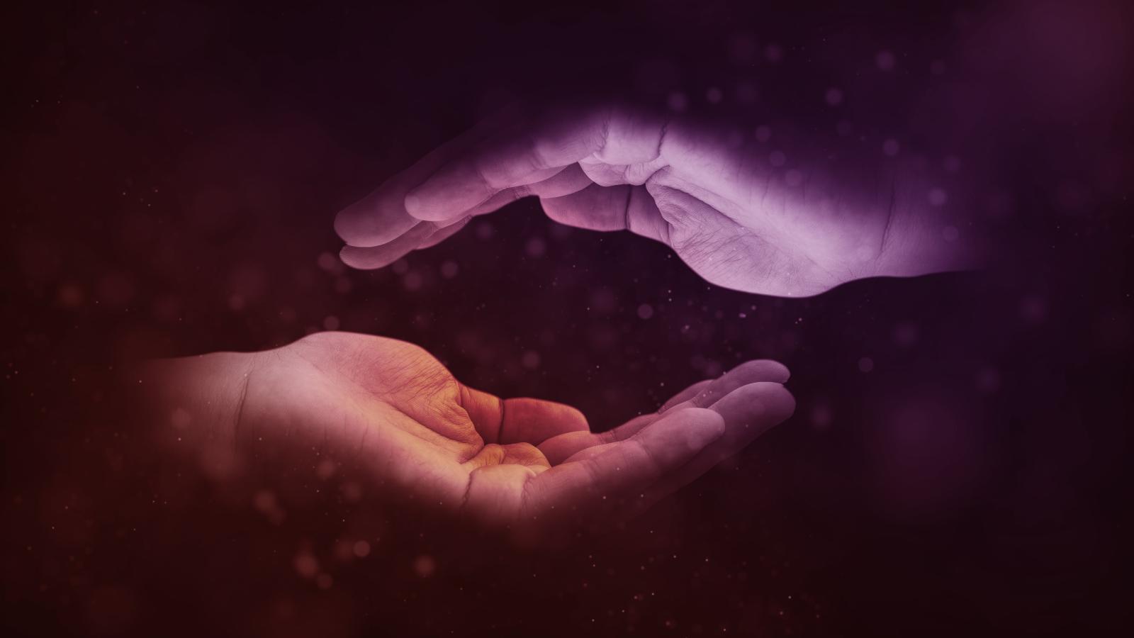 5120x2880 Photo of two hands HD wallpaper | Wallpaper Flare