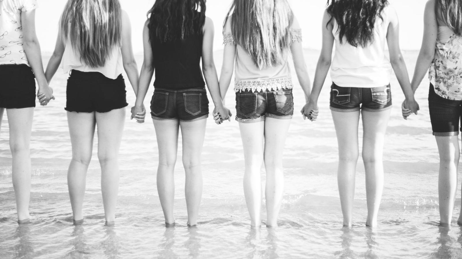 1920x1080 Holding Hands Together True Friends Wallpaper - Wallpaper Stream