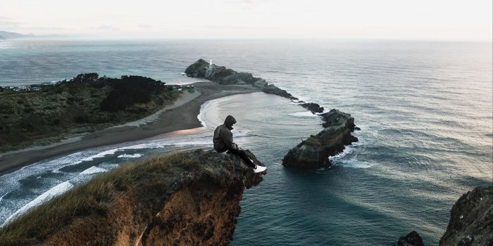 3840x2400 Download wallpaper 3840x2400 cliff, sea, alone, solitude, new