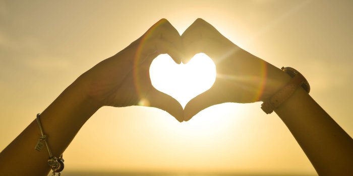 3840x2563 3112396 beautiful, hands, heart, kindness, love, romance, romantic