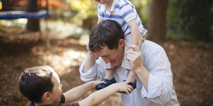 2400x1600 Father Playing