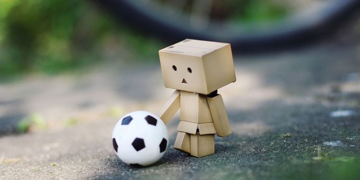 1440x900 cute boxman | Boxman | Soccer backgrounds, Danbo, Football wallpaper
