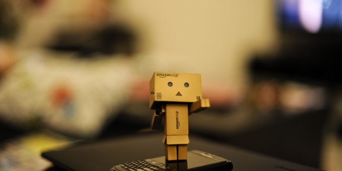 4256x2832 Little box man wallpaper