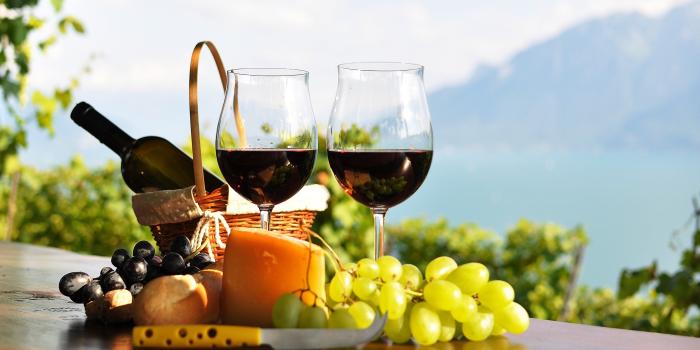 5000x3000 Wine red wine glasses a bottle wallpaper | 5000x3000 | 282527