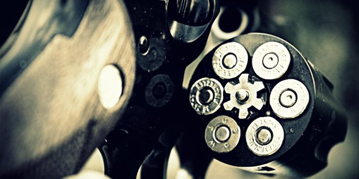 2560x1440 Revolver Gun Wallpapers