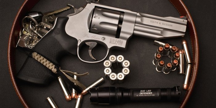 2880x1800 Smith & Wesson revolver wallpaper - Photography wallpapers - #31122