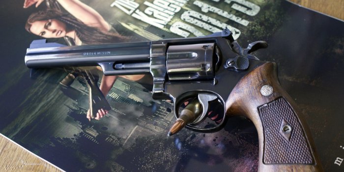 2560x1600 1327376 wallpaper desktop smith and wesson revolver | Weapons
