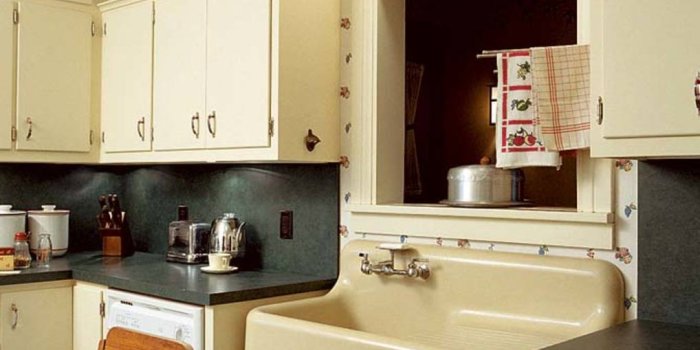 1018x1200 Add Charm with Kitchen Wallpaper - Old House Journal Magazine