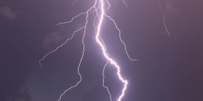 1000x1483 500+ Flash Images | Download Free Pictures on Unsplash