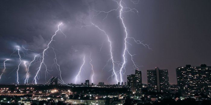2560x1600 Nature Wallpaper: Lightning Storm Wallpaper Phone for Desktop