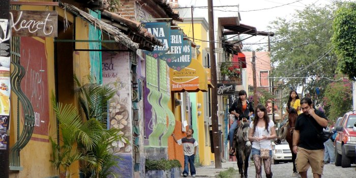1600x1200 The Enchanting Magic Town of Ajijic, Jalisco