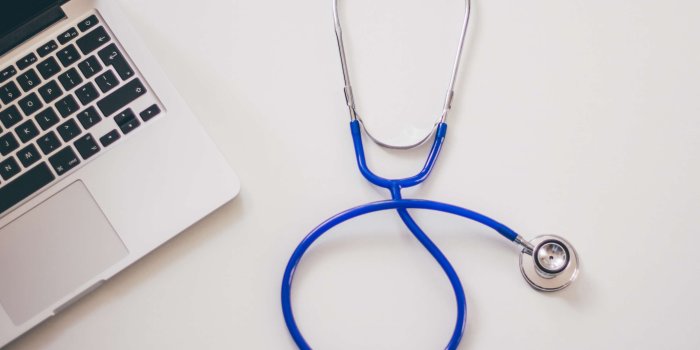 3840x2450 3022212 computer, desk, laptop, stethoscope 4k wallpaper and