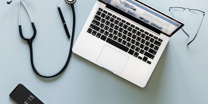 2500x1832 Stethoscope, Pen, Iphone, Macbook, And Sunglasses - Free Stock Photo