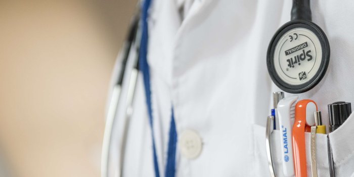 3000x2000 3020045 doctor, hospital, medic, medical, stethoscope, white coat