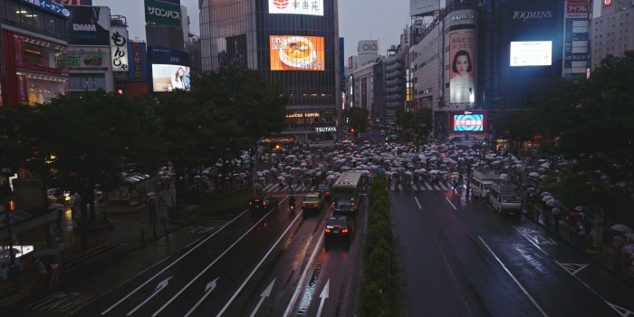 4096x2301 City Cars Japan Street Traffic Buildings wallpaper