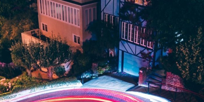 720x1280 City, night, road turn, traffic lights, lights trail, 720x1280