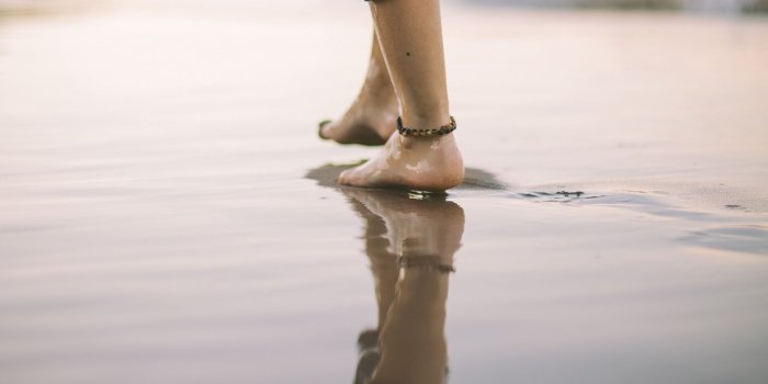 1920x1080 Download wallpaper 1920x1080 feet, step, beach, water, sand full hd