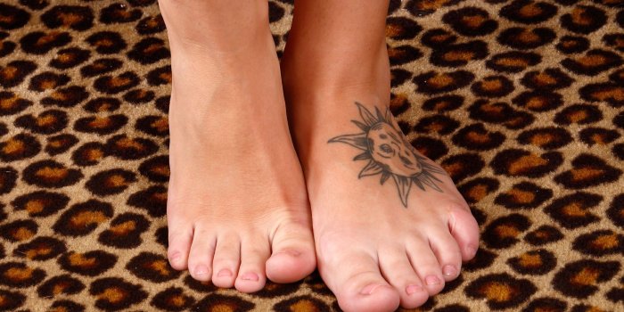 3000x2000 women, Jojo Kiss, Feet, Barefoot, Tattoo Wallpapers HD / Desktop and