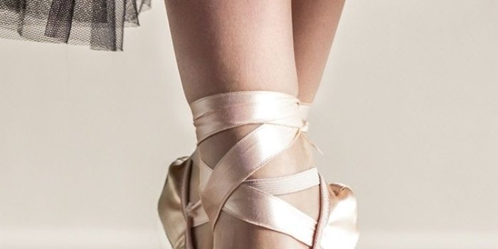 750x1334 Wallpaper Ballerina, black skirt, shoes, feet, dancing 2560x1600 HD