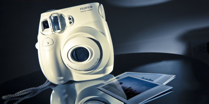 2560x1440 2560x1440 the camera, fujifilm instax mini, reflection, photos