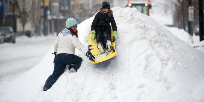 2048x1362 Cities roads children mood fun happy sledding wallpaper | 2048x1362