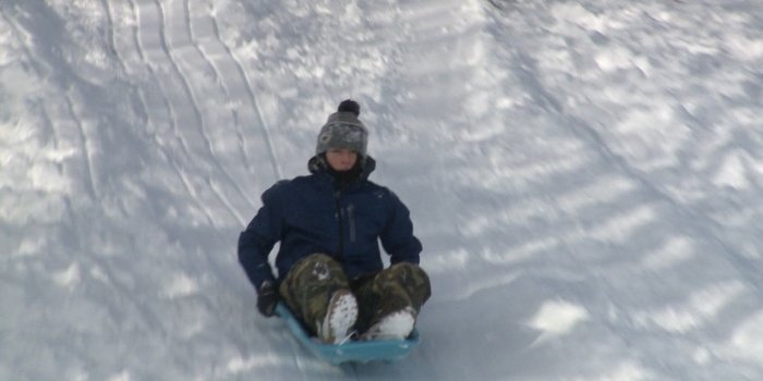 1920x1080 Kids Enjoy Sledding at Frontier Park - Erie News Now | WICU and WSEE