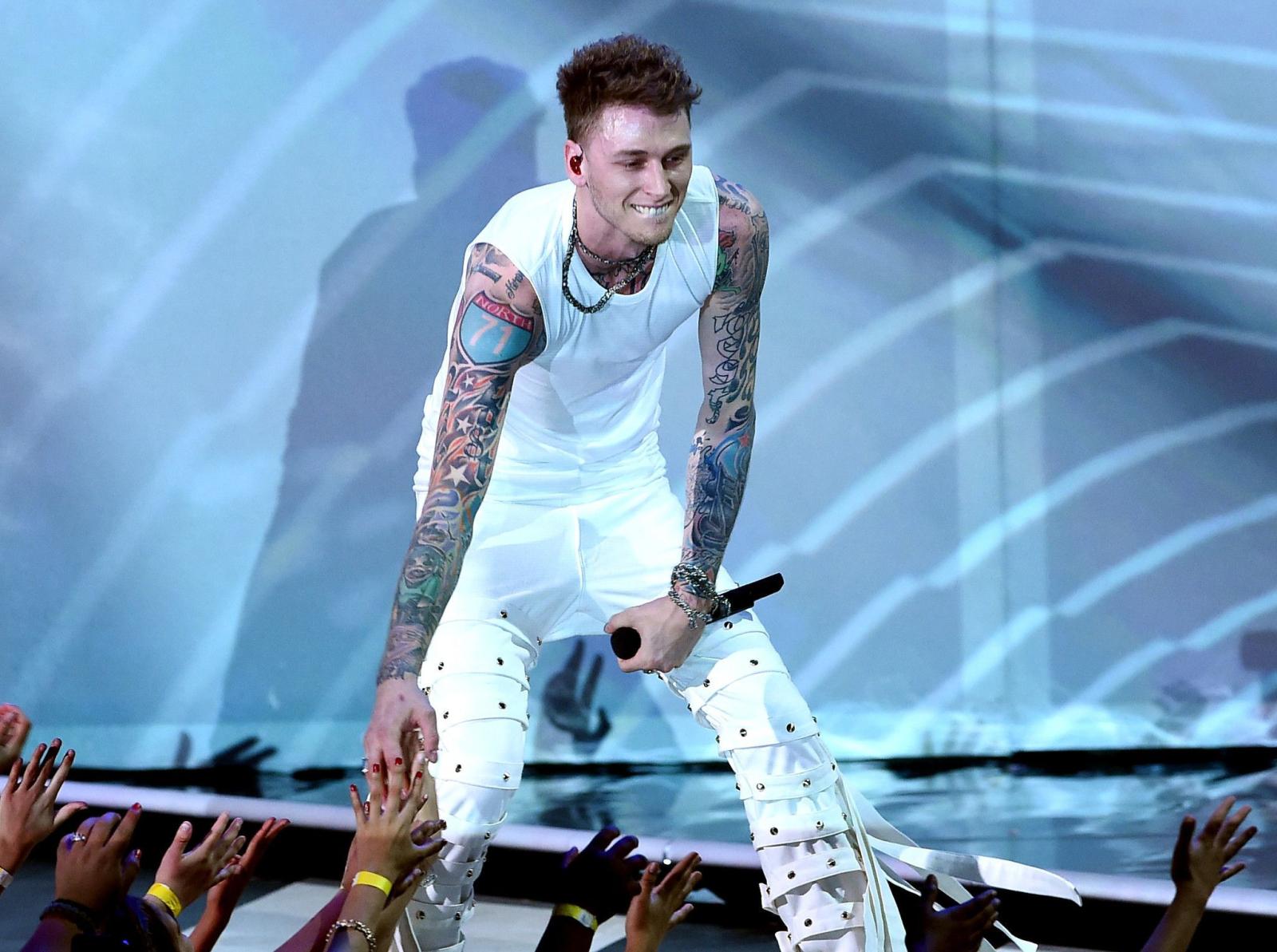 2048x1528 3 Machine gun kelly HD Wallpapers | Background Images