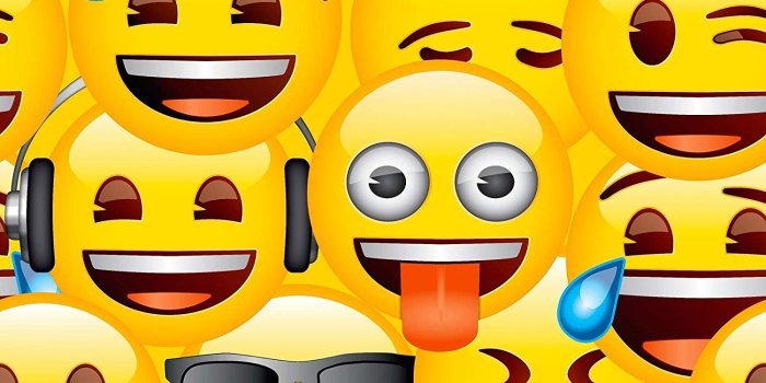 1500x1500 Emoji Official Wallpaper-10m, Wood Yellow, 53.5 x 6 x 6 cm