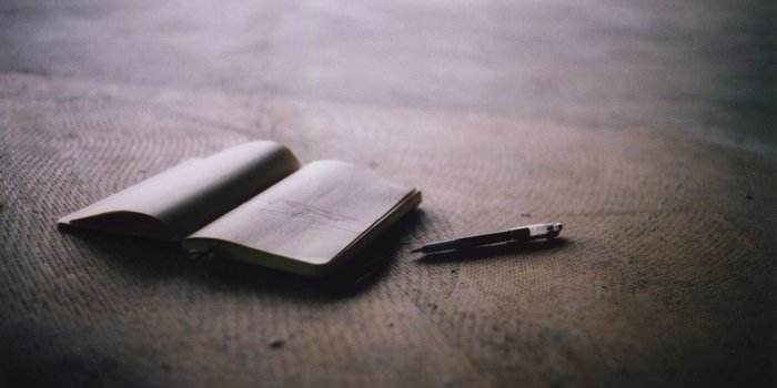 1366x768 Notebook Diaries Pen Photo Hd Wallpaper | Lock Wallpapers