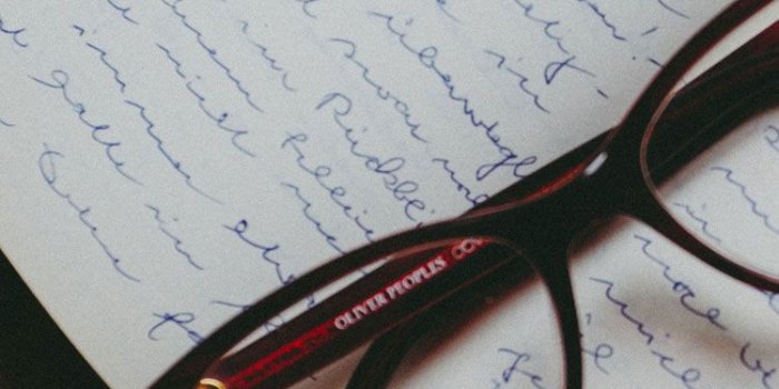 750x1334 GLASSES-AND-DIARY-iPhone-Wallpaper - Graphic Google - Tasty Graphic