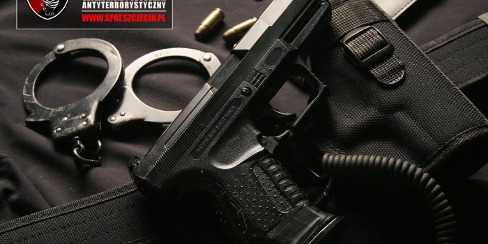 1280x1024 50+] Gun Wallpaper for Walls on WallpaperSafari