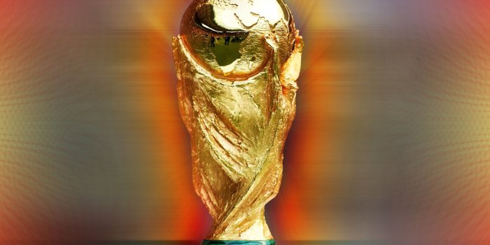 1600x1200 Red Glow World Cup Trophy - HD Wallpapers