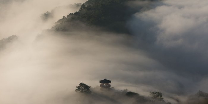 2000x1333 Cloud Mountain Fog wallpaper 2018 in Nature