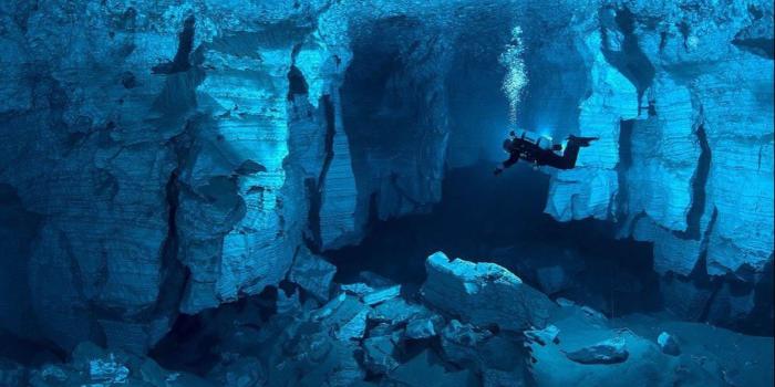 2400x1350 Underwater Caves Wallpapers