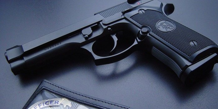 1024x768 wallpaper: 9mm Pistol Wallpaper Download