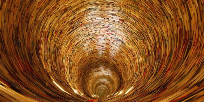 3840x2560 book #books #circle #curly #education #knowledge #learn 4k wallpaper