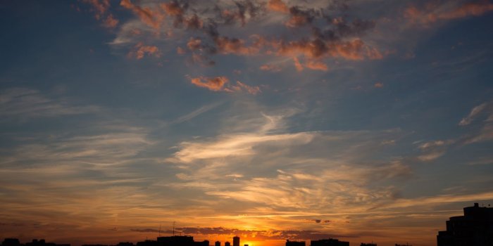 1600x1066 Sky Clouds Sunset Sunrise Buildings Dawn Dusk Scenic Wallpaper