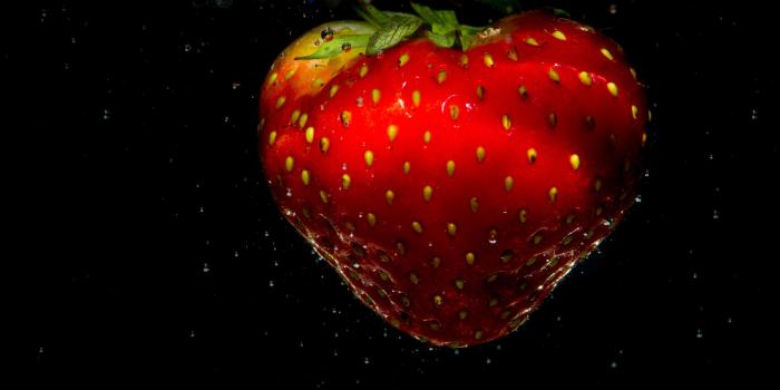 5472x3620 wallpaper strawberry, berry, closeup, water HD : Widescreen : High