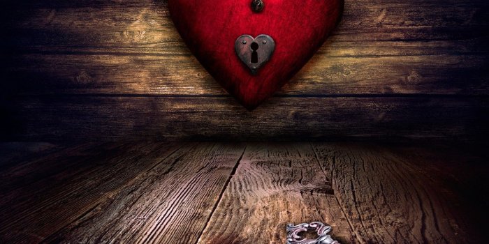 1332x850 Wallpaper red, heart, Board, key, chain, twilight, Valentine's day