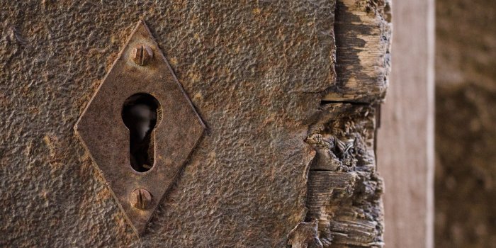 4529x3000 brown metal key hole free image | Peakpx