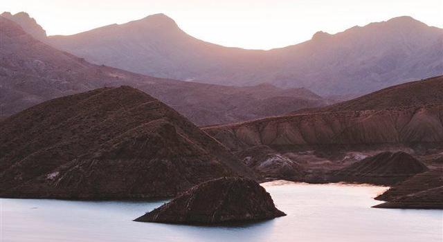 640x1385 Calm iPhone X wallpaper #light #horizon #island #Iran #cloudscape