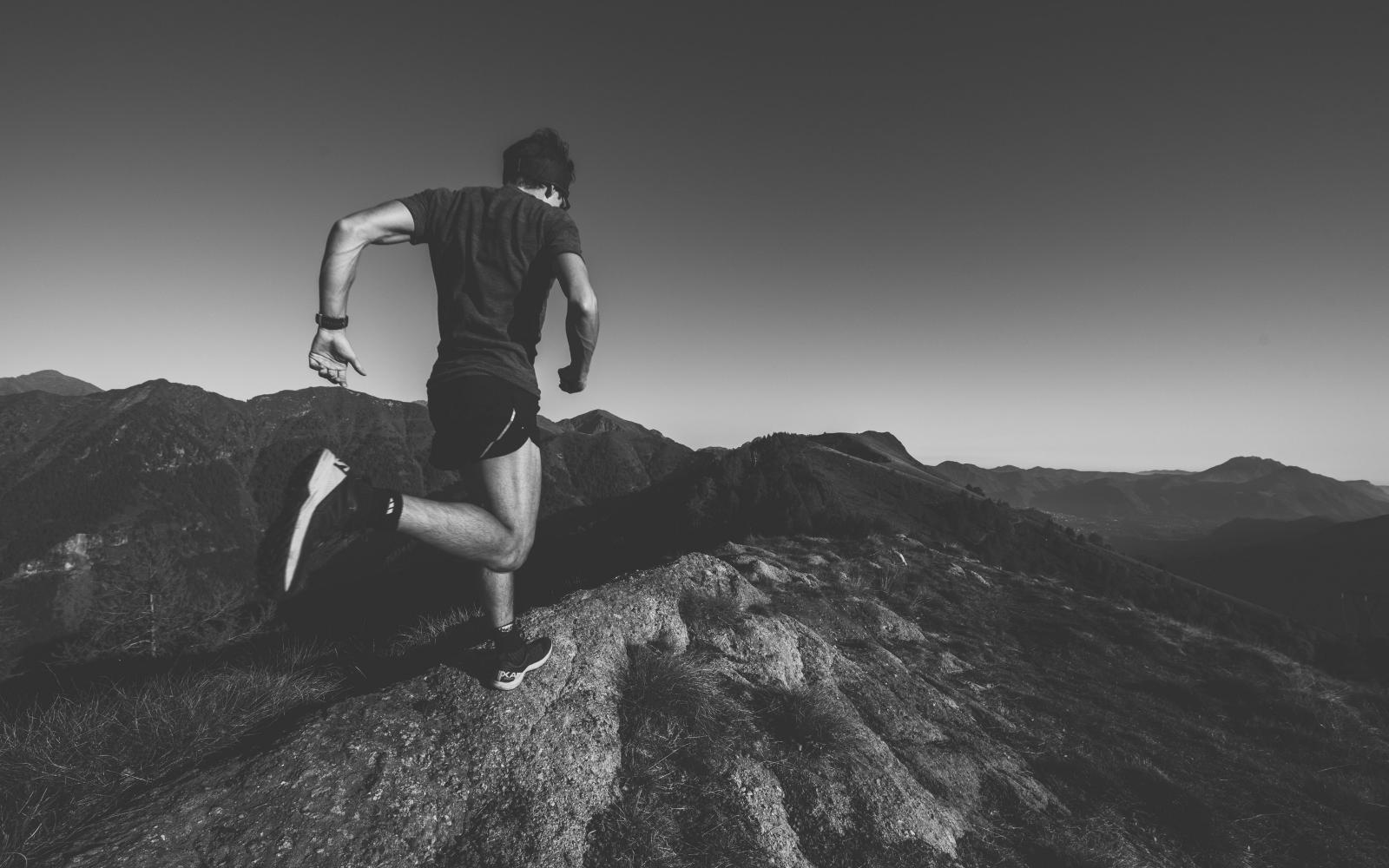 3840x2400 Download wallpaper 3840x2400 athlete, running, mountains, bw 4k