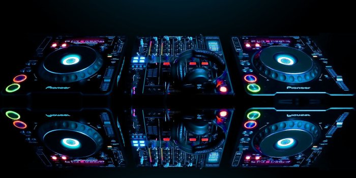 1920x1544 57+ Turntable Wallpapers on WallpaperPlay