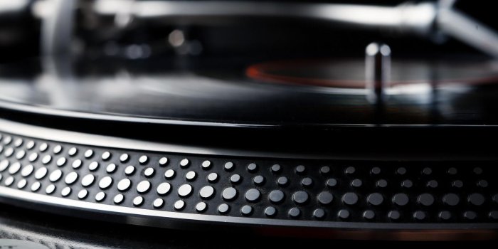 1600x1200 Turntable Wallpapers