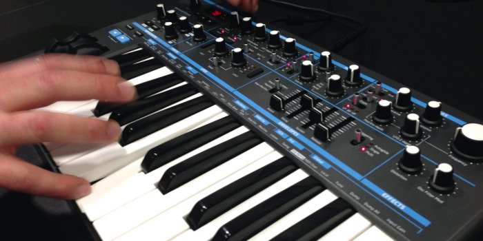 1600x1200 Download Sound synthesizer Wallpaper New HD Wallpaper Widescreen