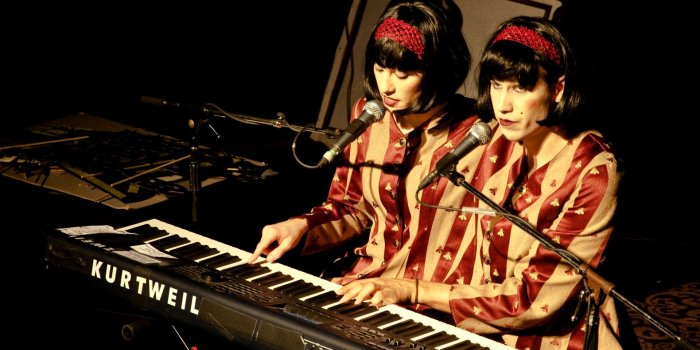 1920x1080 Download Wallpaper 1920x1080 evelyn evelyn, brunettes, synthesizer