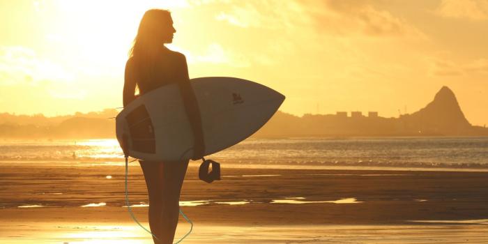 1920x1080 Girl With Surfboard in Dawn Wallpaper - Wallpaper Stream